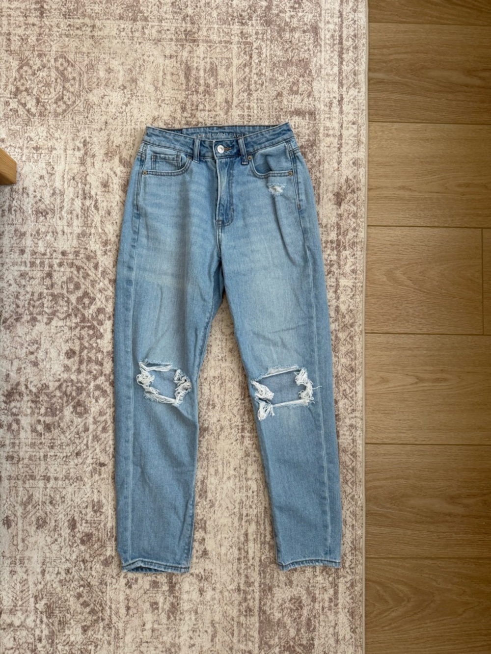 American Eagle Ripped Mom Jean